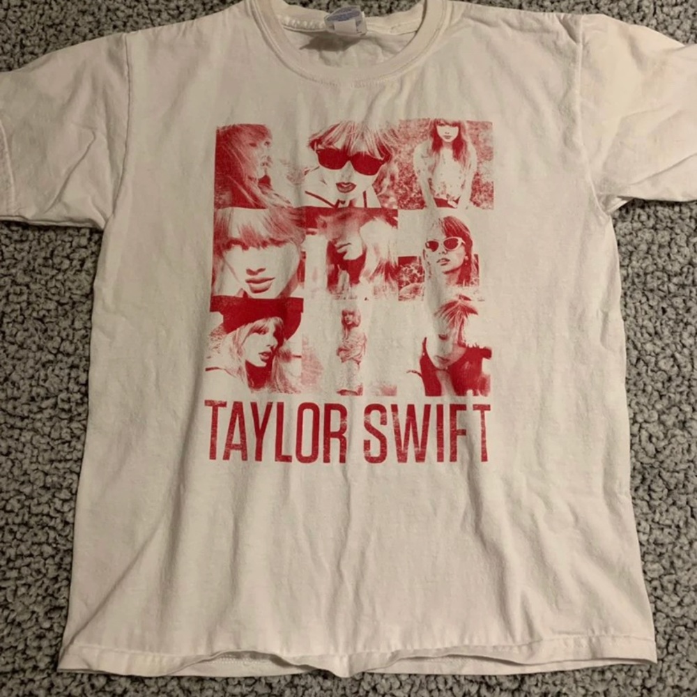 Taylor Swift RED shirt